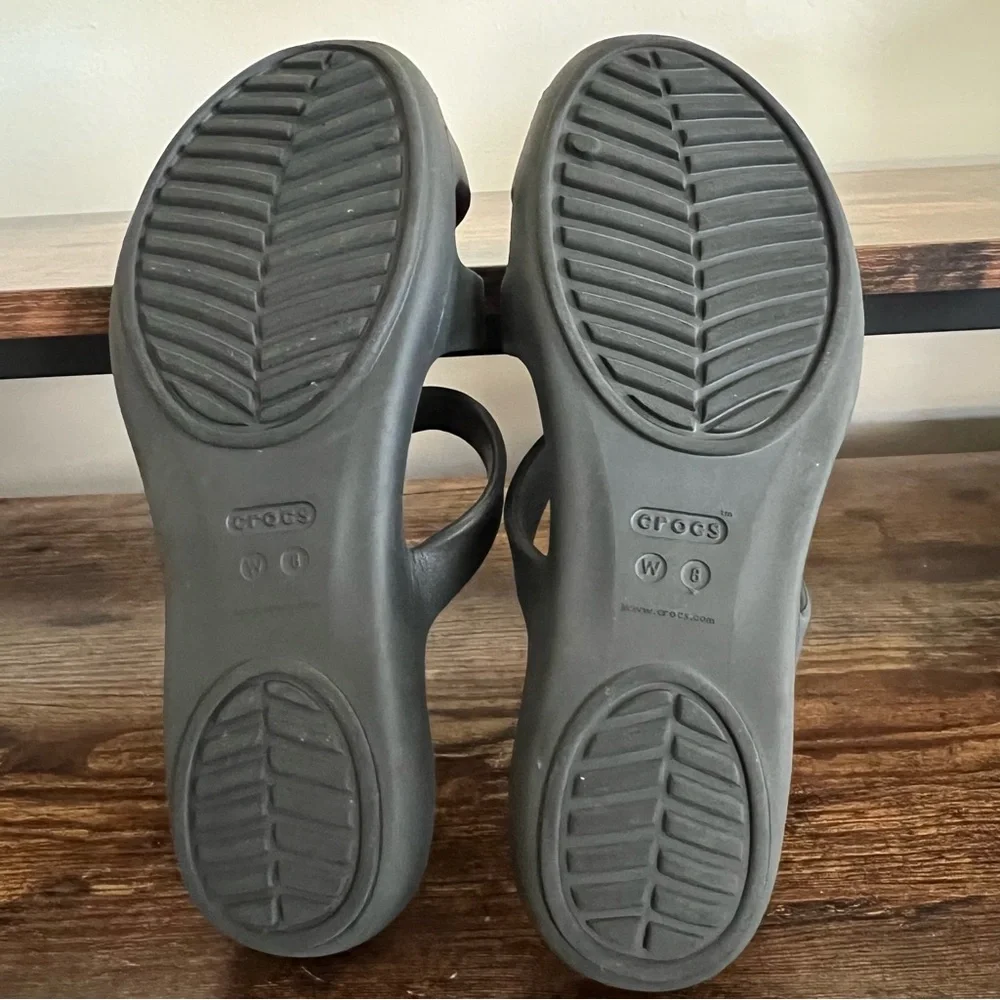 Crocs Black Kelli Iconic Rubber‎ Straps Flat Sandals women's 8 - Picture 8 of 11